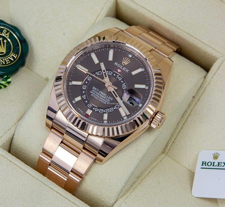 Rolex Sky-dweller Oyster Perpetual Sky-dweller 18kt Rose Gold 326935