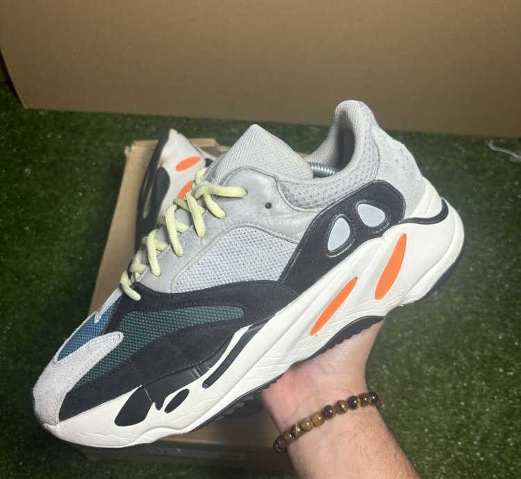 Yeezy 700 Wave Runner