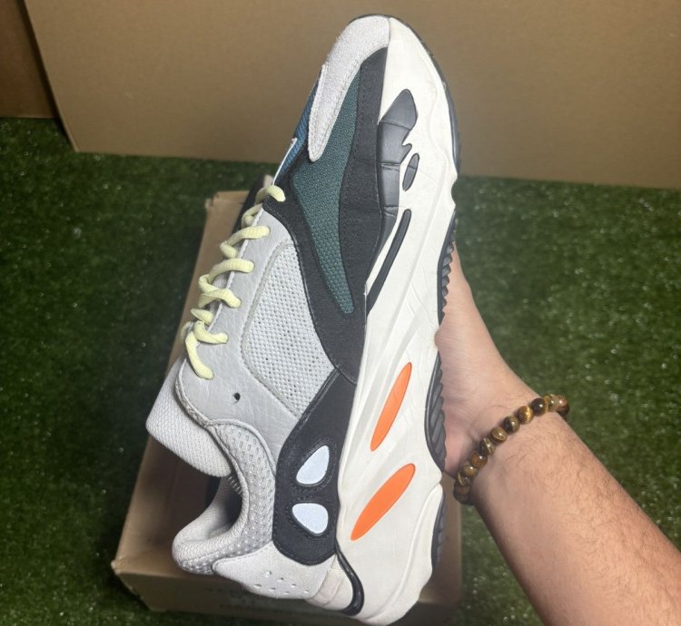 Yeezy 700 Wave Runner
