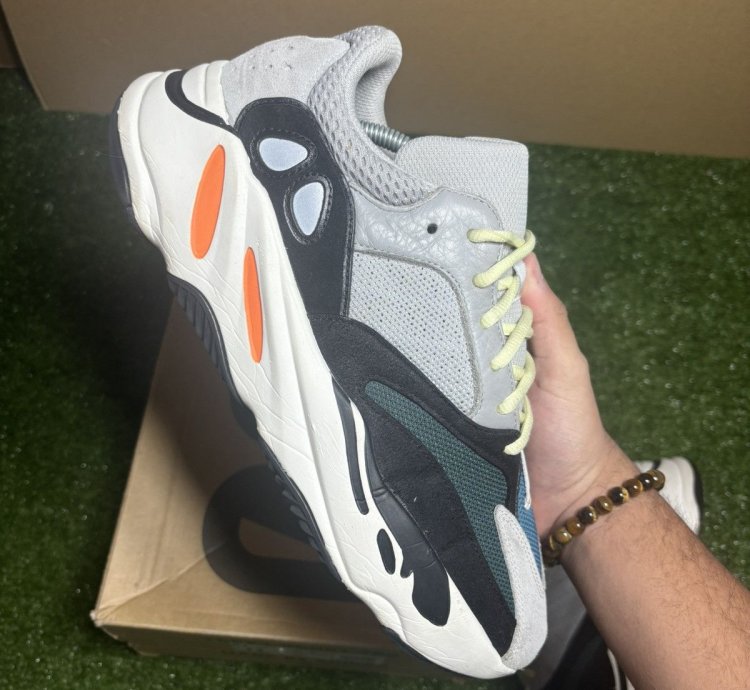 Yeezy 700 Wave Runner