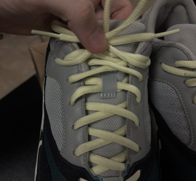 Yeezy 700 Wave Runner Size 11 Pre Owned Box