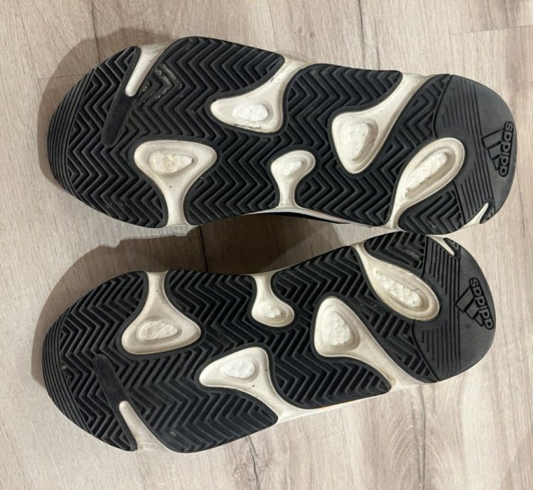 Yeezy 700 Wave Runners