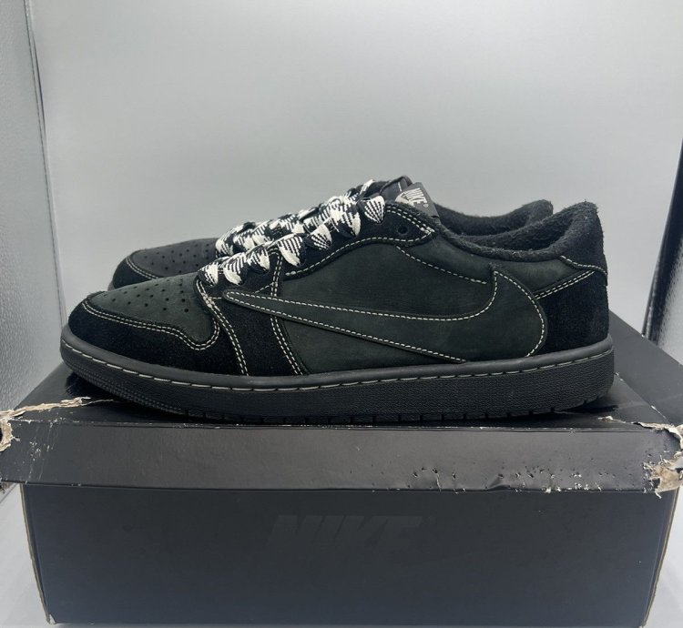Jordan 1 Low Travis Scott Phantom