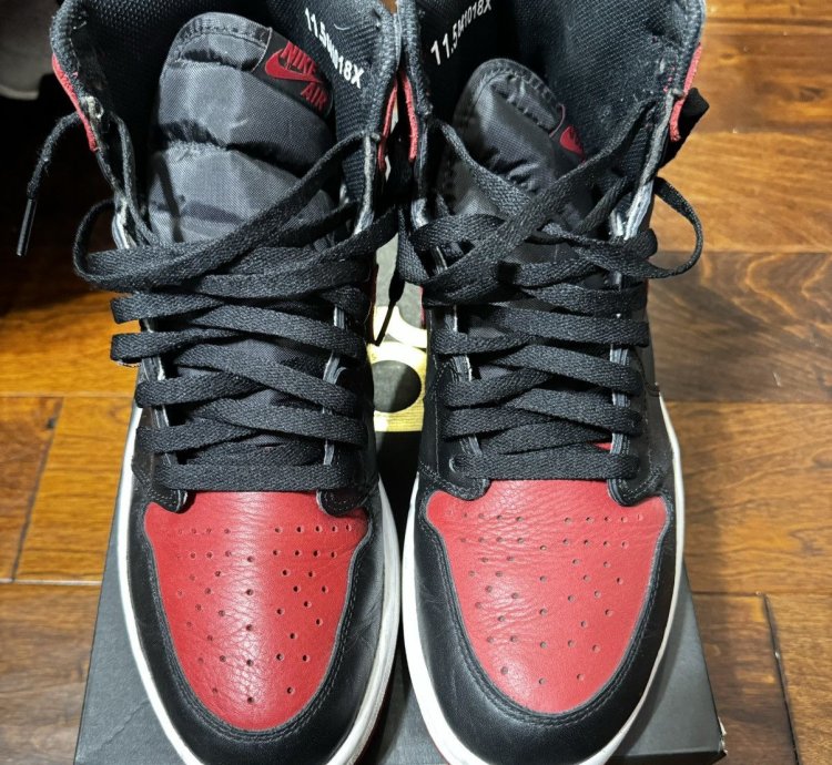 Jordan 1 Retro Banned Bred