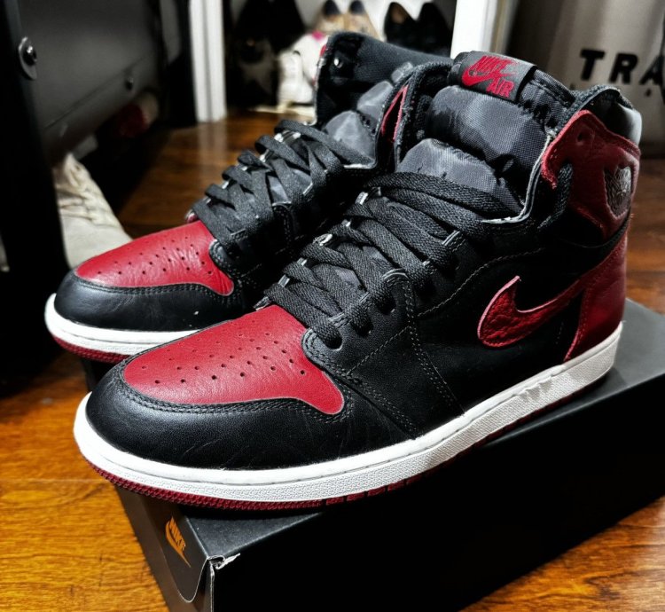 Jordan 1 Retro Banned Bred