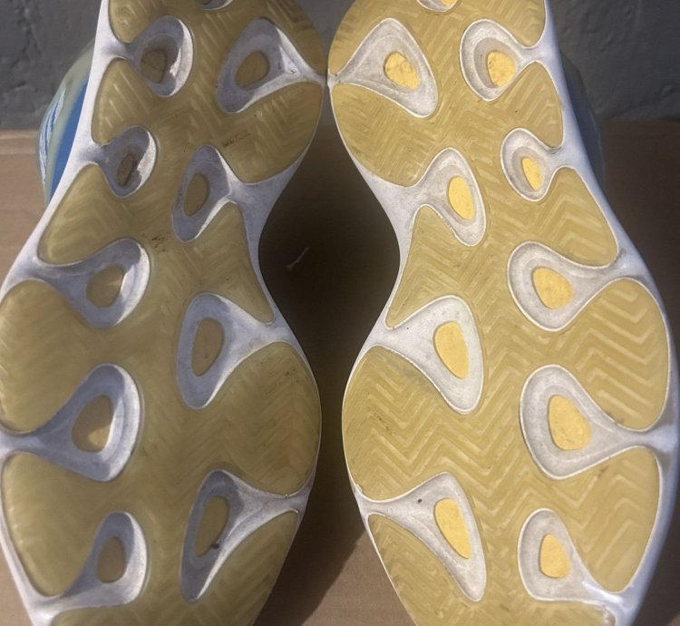 Yeezy 700v3 Arzareth