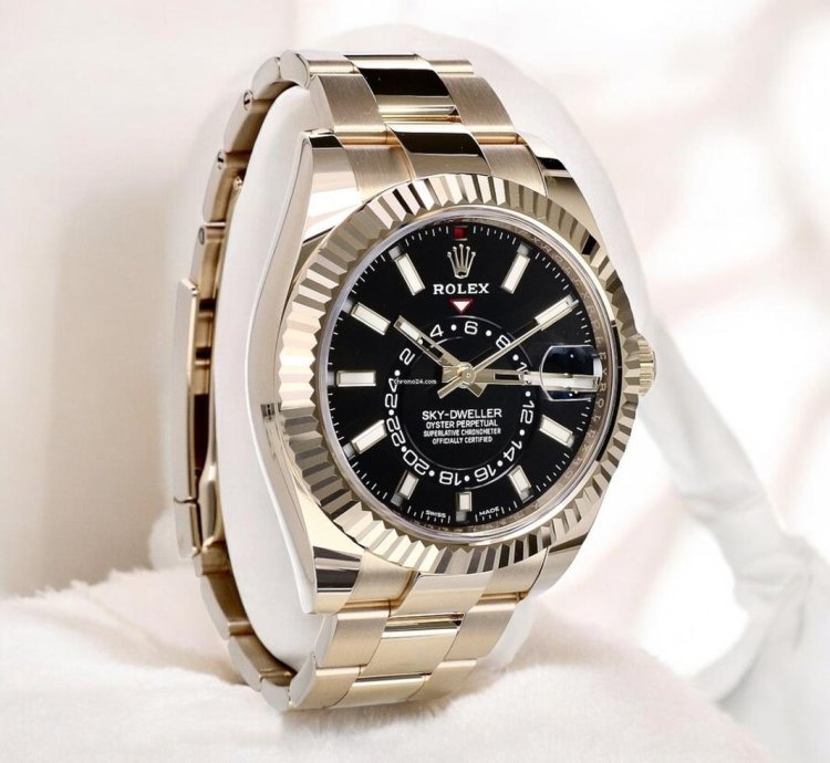 Rolex Sky-dweller Oyster Sky-dweller Yellow Gold Black Dial 44 Mm