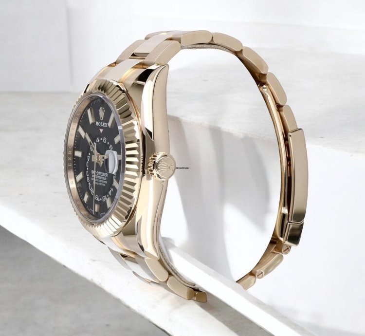 Rolex Sky-dweller Oyster Sky-dweller Yellow Gold Black Dial 44 Mm