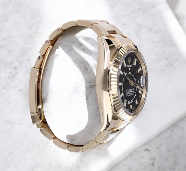 Rolex Sky-dweller Oyster Sky-dweller Yellow Gold Black Dial 44 Mm