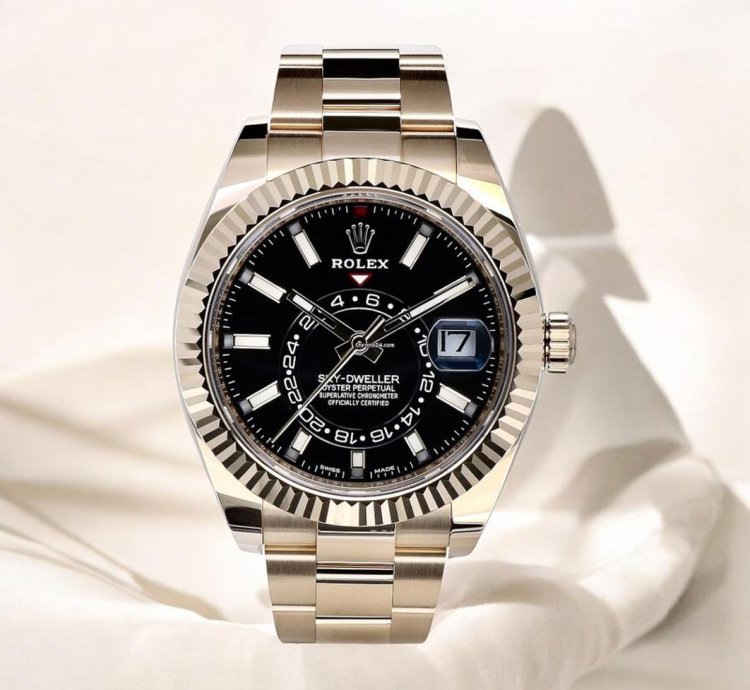 Rolex Sky-dweller Oyster Sky-dweller Yellow Gold Black Dial 44 Mm