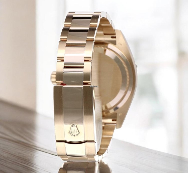 Rolex Sky-dweller Oyster Sky-dweller Yellow Gold Black Dial 44 Mm
