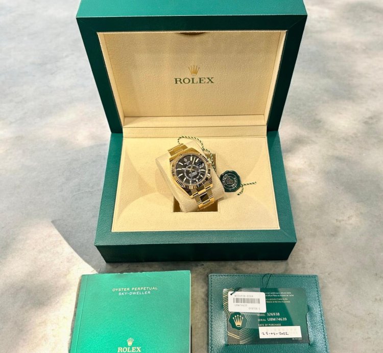 Rolex Sky-dweller Oyster Sky-dweller Yellow Gold Black Dial 44 Mm
