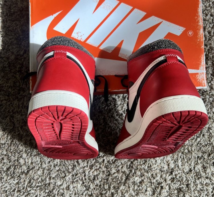 Jordan 1 Retro High Og Chicago Lost And Found