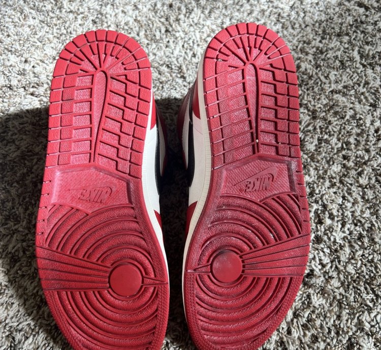 Jordan 1 Retro High Og Chicago Lost And Found