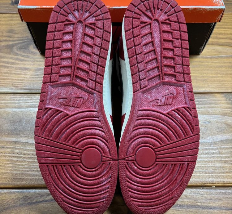 Jordan 1 Retro High Og Chicago Lost Found