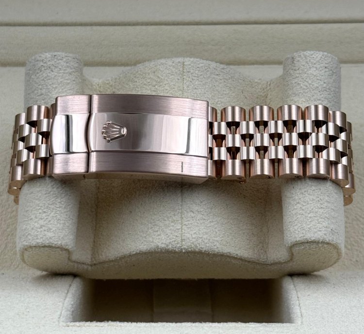 Rolex Sky-dweller Rhodium Dial Rose Gold Jubilee Bracelet 336935 Unworn 2024