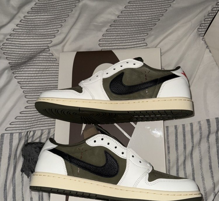 Jordan 1 Retro Low Og Sp Travis Scott Medium Olive