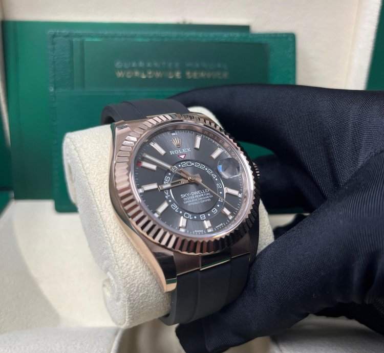 Rolex Sky-dweller Rose Gold 42mm Rhodium Dial Oysterflex 326235