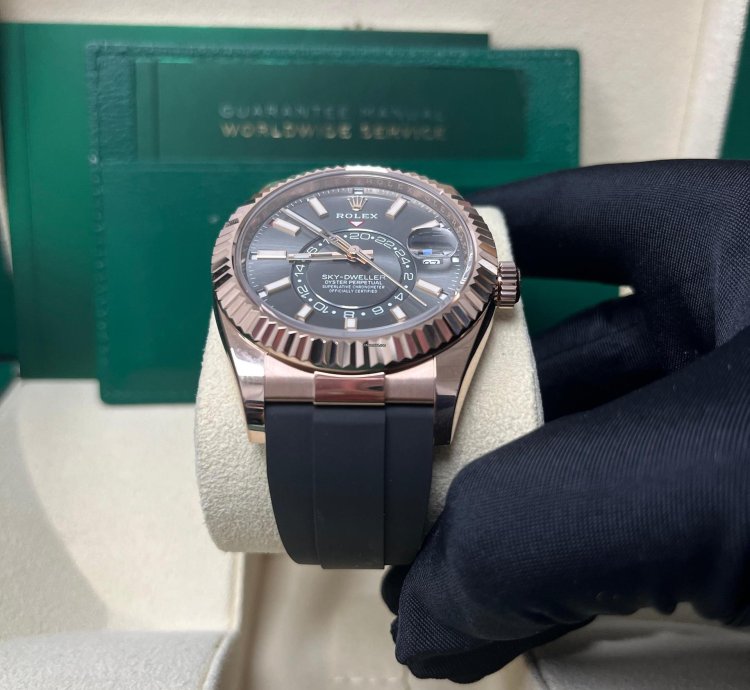Rolex Sky-dweller Rose Gold 42mm Rhodium Dial Oysterflex 326235