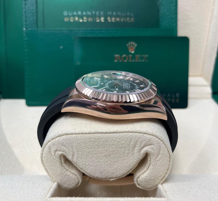 Rolex Sky-dweller Rose Gold 42mm Rhodium Dial Oysterflex 326235
