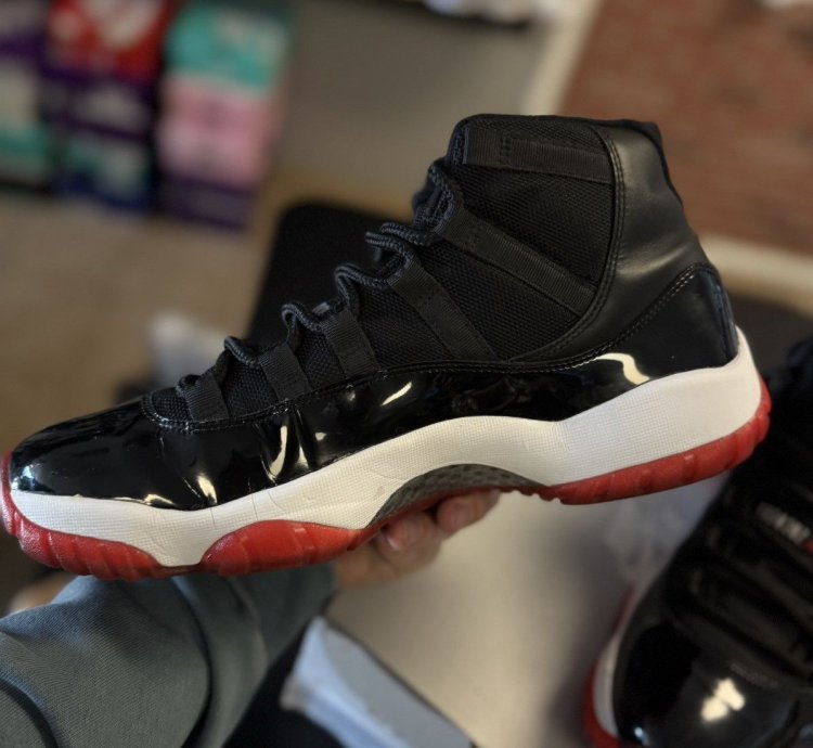 Jordan 11 Bred Playoff 2012 378037-010 Size 10 5