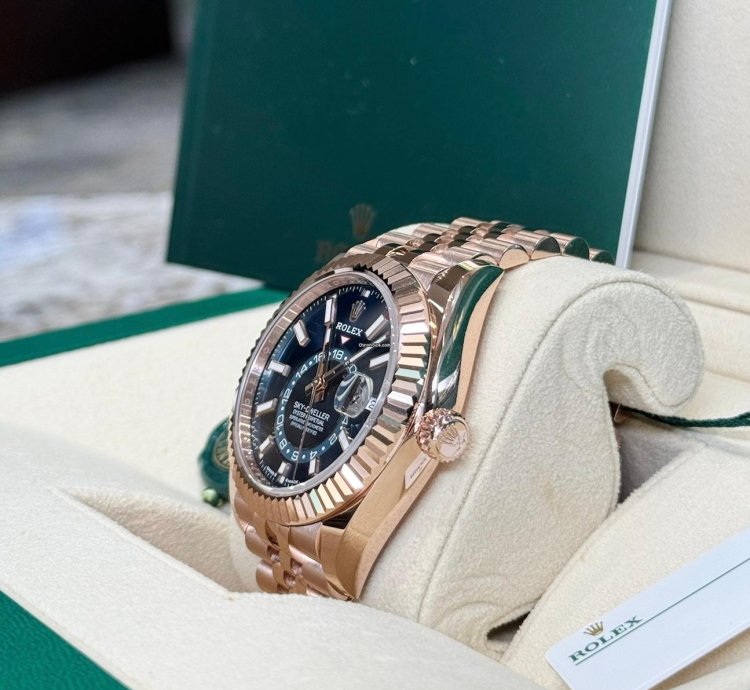 Rolex Sky-dweller Rose Gold Blue Jubilee 2025