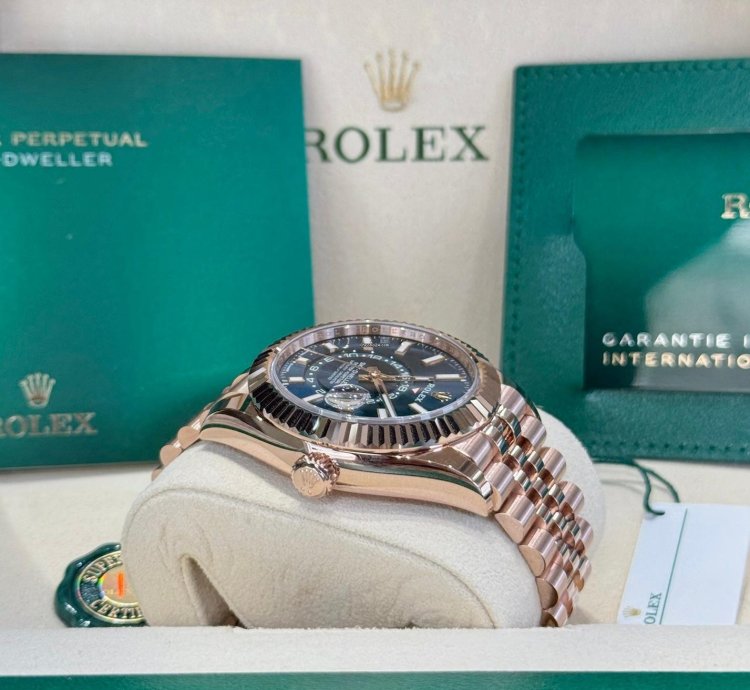 Rolex Sky-dweller Rose Gold Blue Jubilee 2025