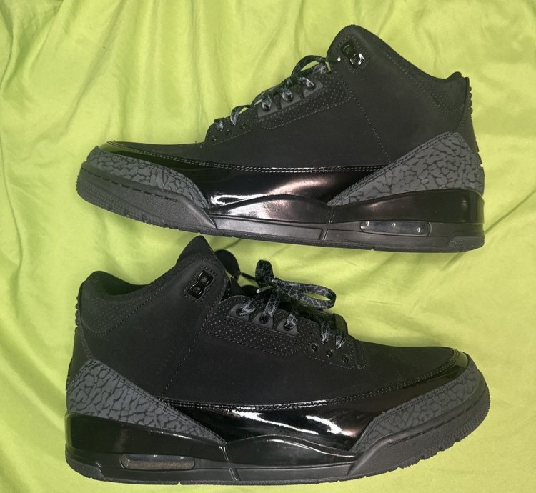 Jordan 3 Black Cat