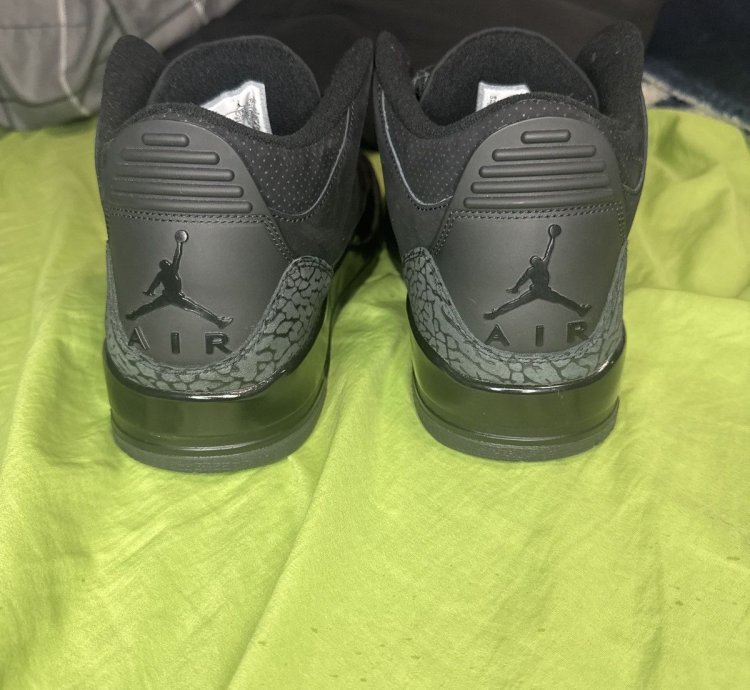 Jordan 3 Black Cat