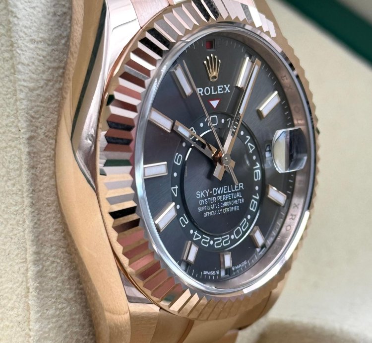 Rolex Sky-dweller Rose Gold Rhodium Dial Oyster Bracelet 336935 Unworn 2023