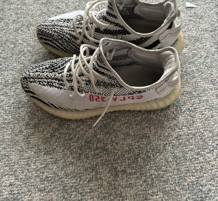Yeezy 350 Boost Zebra