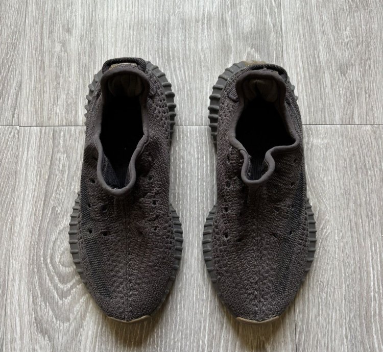 Yeezy 350 Cinder