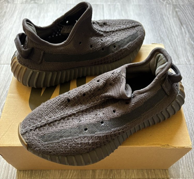 Yeezy 350 Cinder