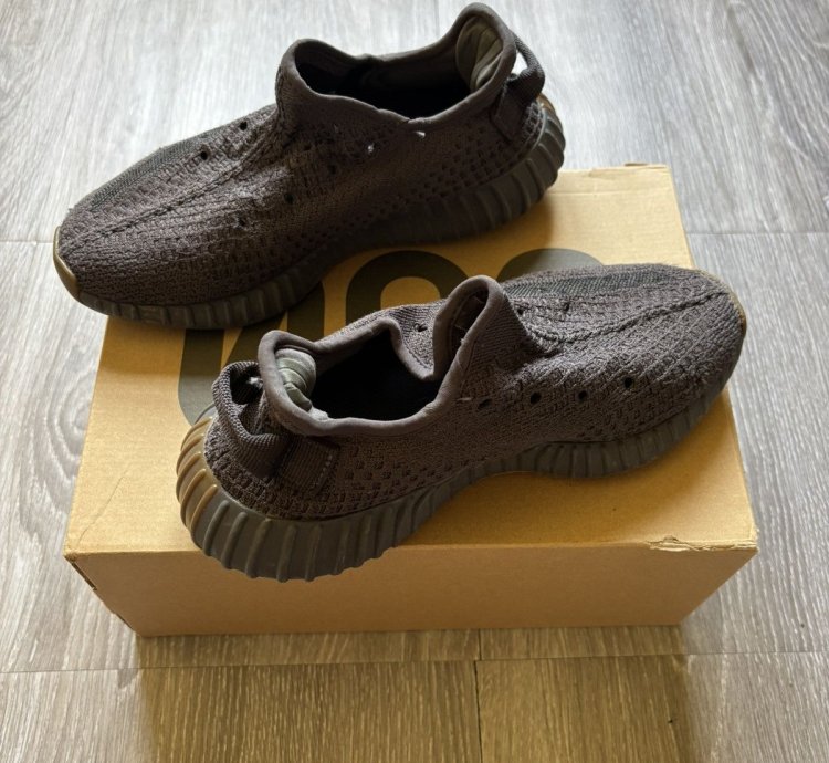 Yeezy 350 Cinder
