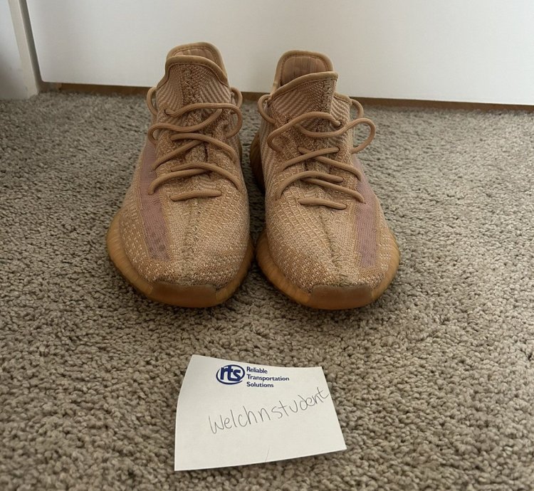 Yeezy 350 Clay