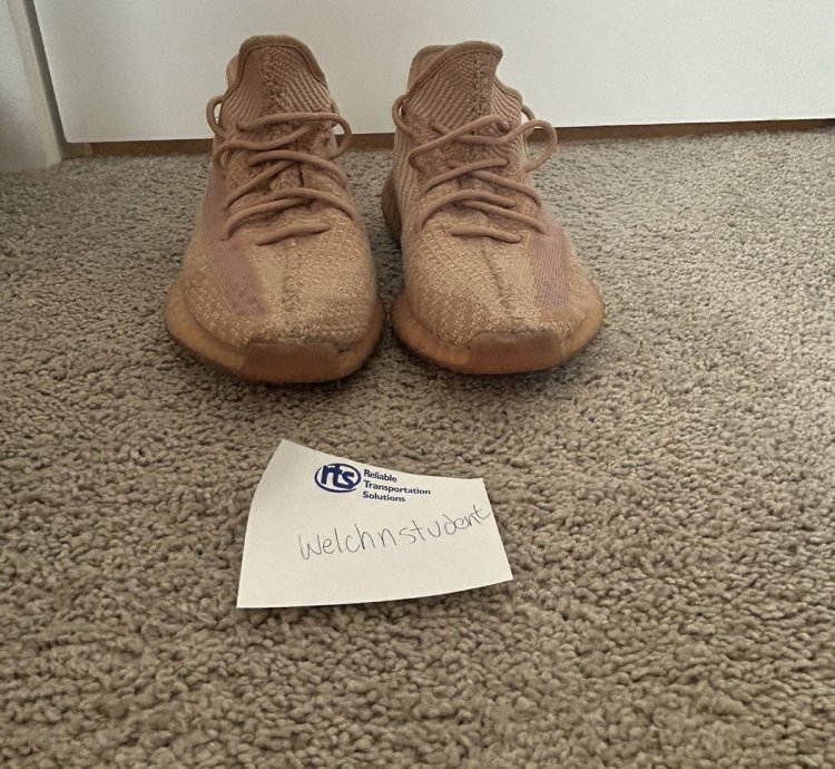Yeezy 350 Clay