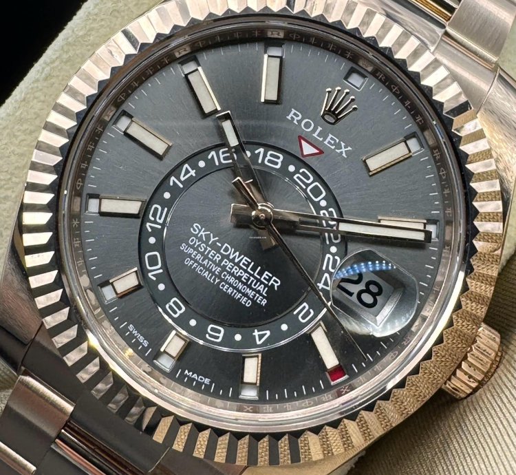 Rolex Sky-dweller Rose Gold Unworn