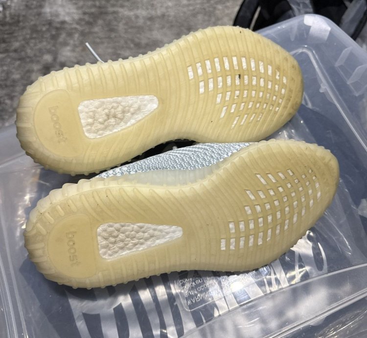 Yeezy 350 Cloud White
