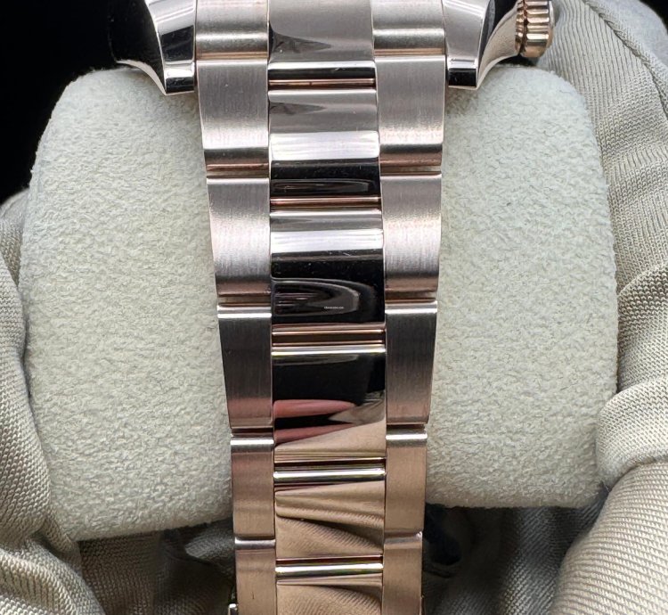Rolex Sky-dweller Rose Gold Unworn