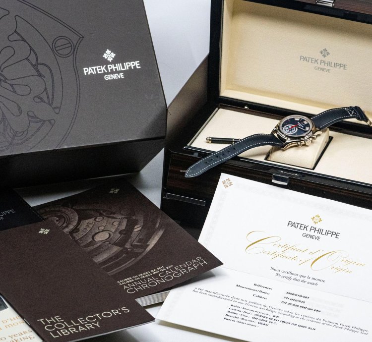Patek Philippe Annual Calendar Chronograph 5960g Blue Dial Full Set 2022 18k Whitegold