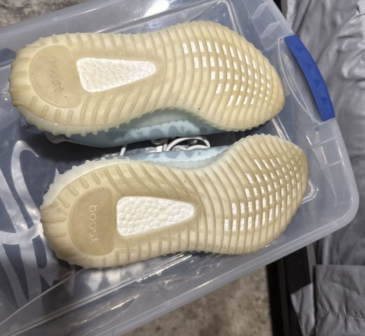 Yeezy 350 Mona Ice