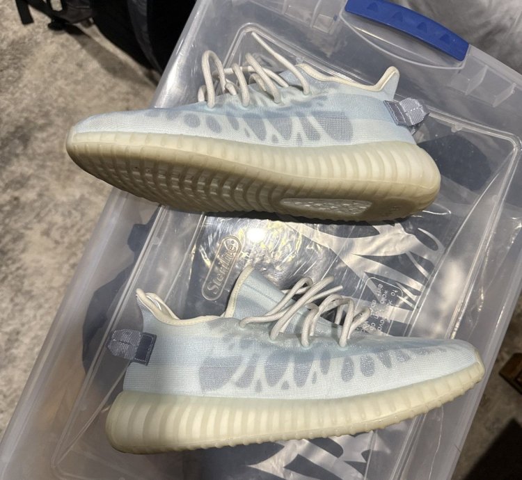 Yeezy 350 Mona Ice