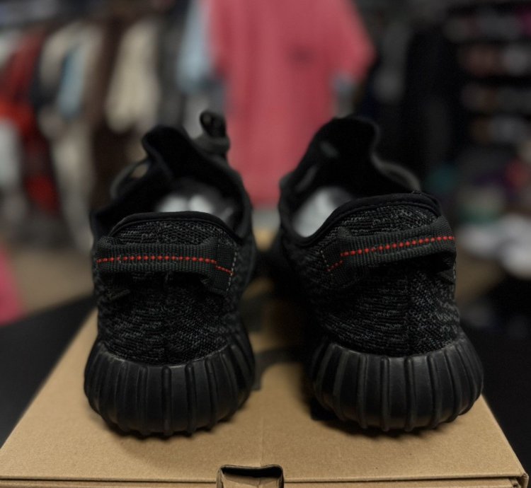Yeezy 350 Og Original Pirate Black Size 10 bb5350