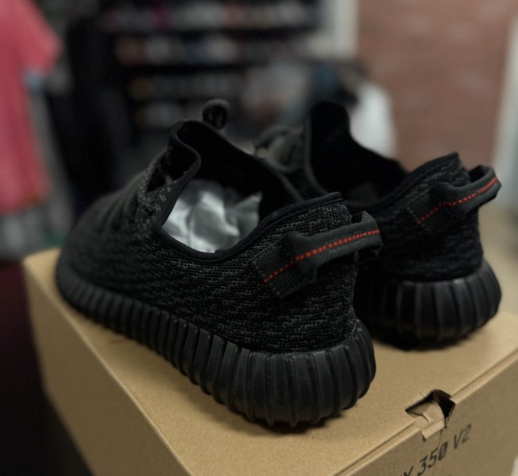 Yeezy 350 Og Original Pirate Black Size 10 bb5350