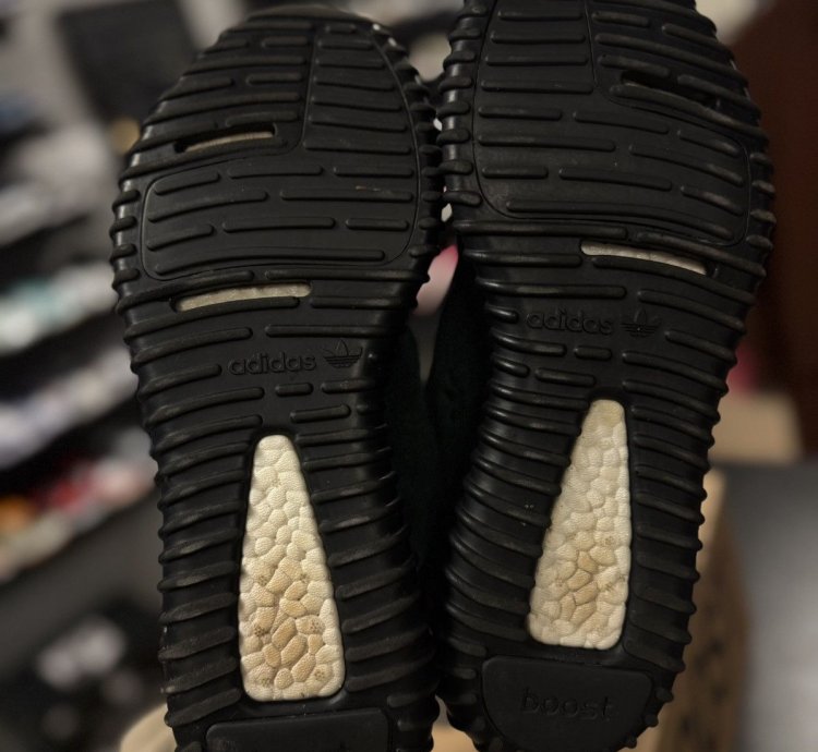 Yeezy 350 Og Original Pirate Black Size 10 bb5350