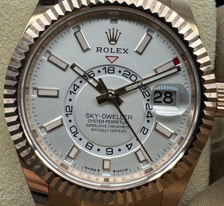 Rolex Sky-dweller Rose Gold White Dial Oysterflex 326235 Box Papers 2023
