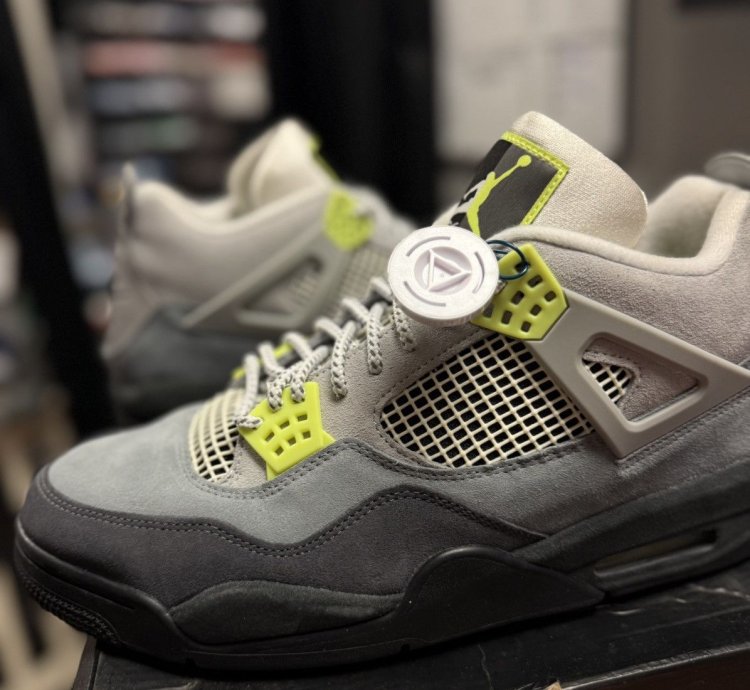 Jordan 4 Neon Size 13 Replacement Box Clean