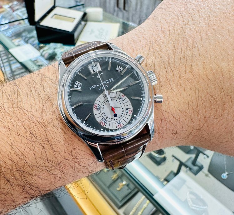 Patek Philippe Annual Calendar Chronograph 5960p Platinum Grey Dial 40mm Auto Watch Box Paper
