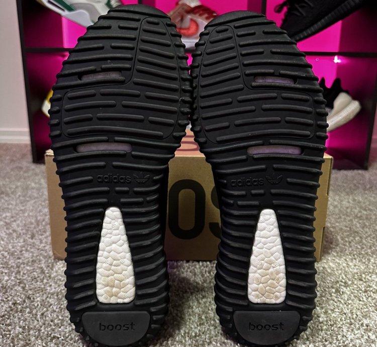 Yeezy 350 Pirate Black