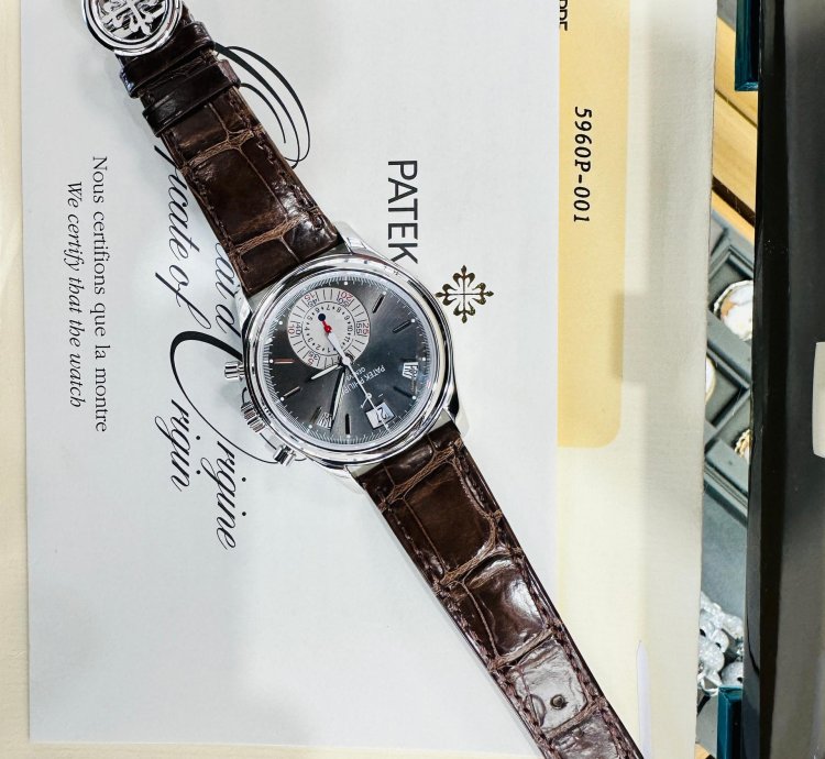 Patek Philippe Annual Calendar Chronograph 5960p Platinum Grey Dial 40mm Auto Watch Box Paper